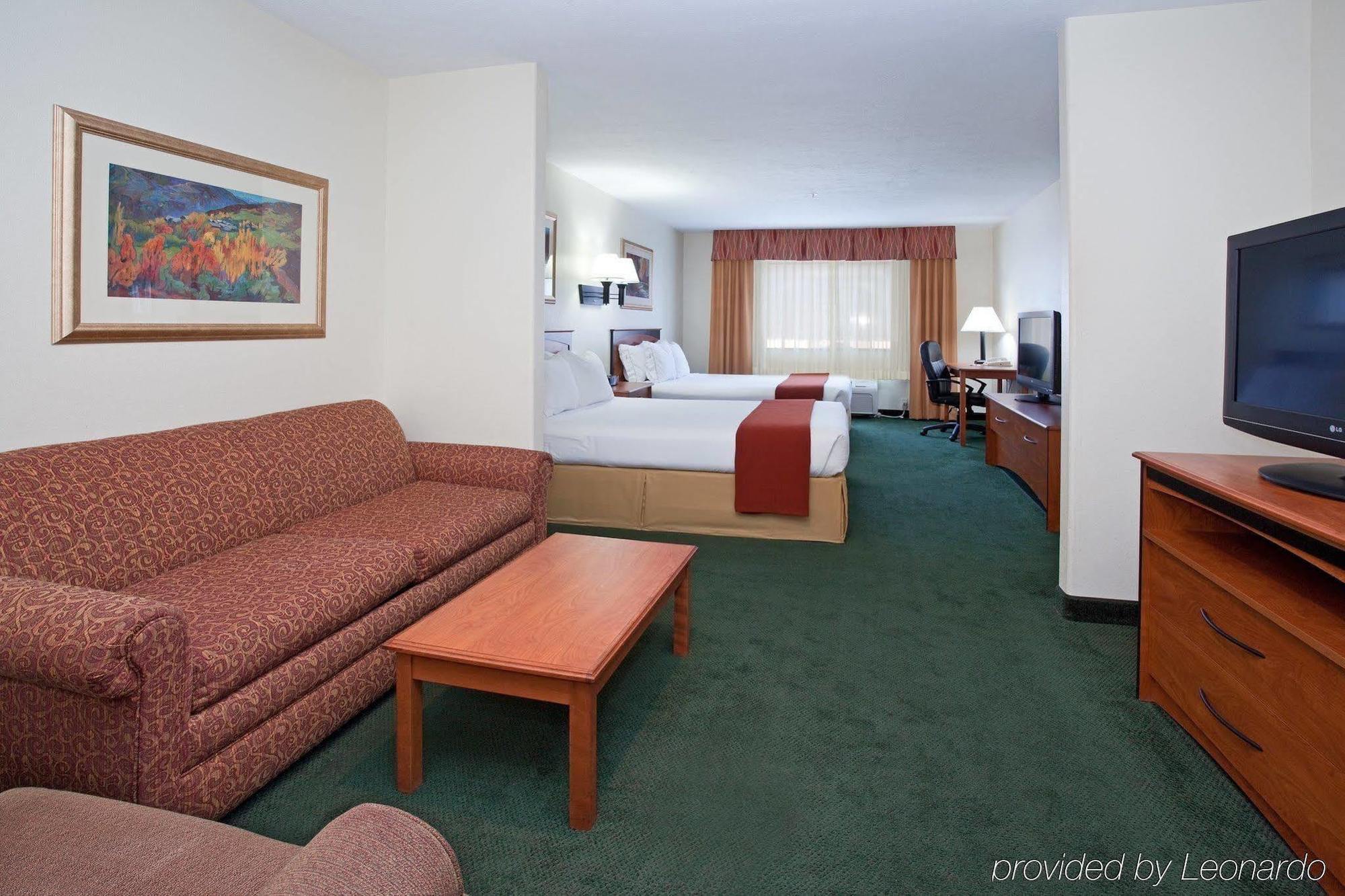 Holiday Inn Express & Suites Alamosa By Ihg חדר תמונה